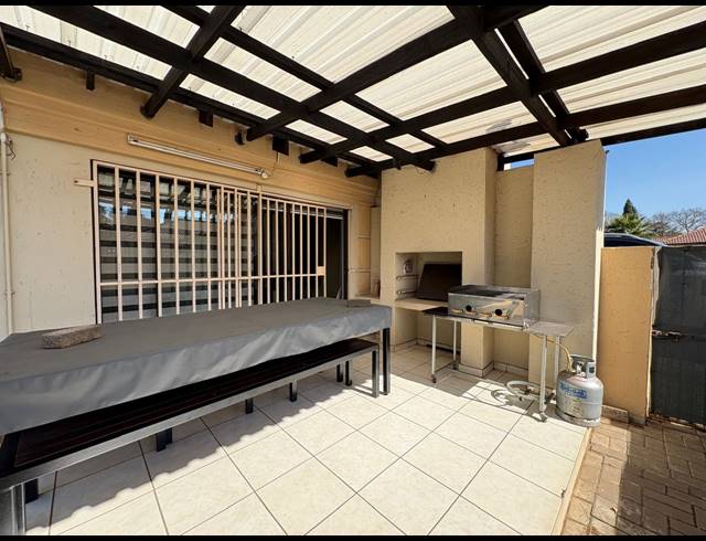 3 BEDROOM TOWNHOUSE FOR SALE IN DUNCANVILLE